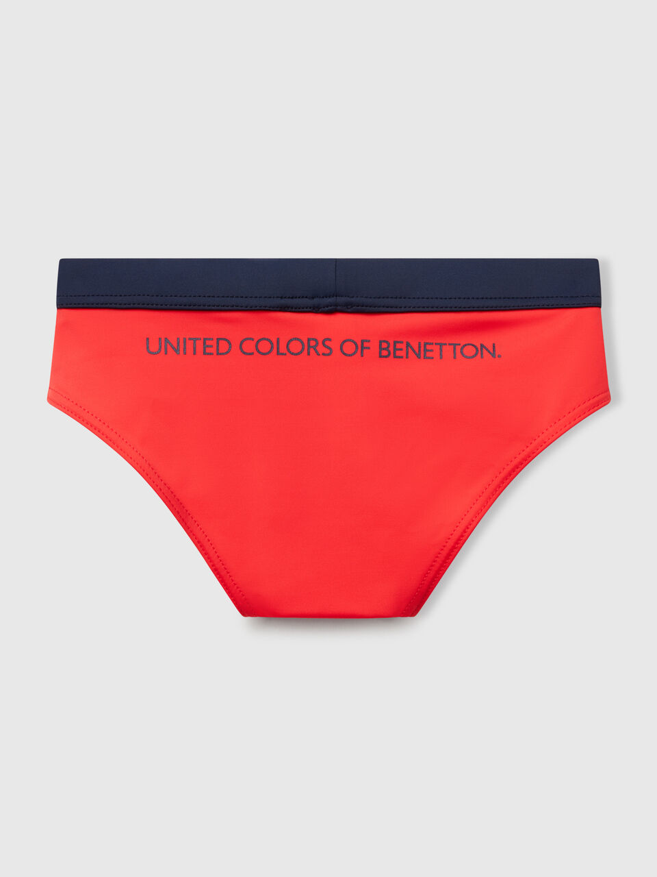 SWIMMING BRIEFS Niño image number 2