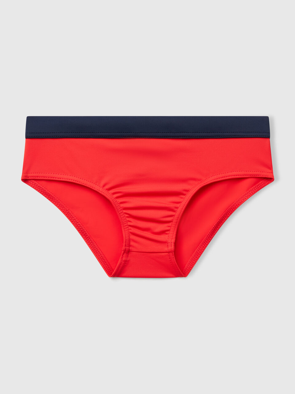 SWIMMING BRIEFS Niño image number 1