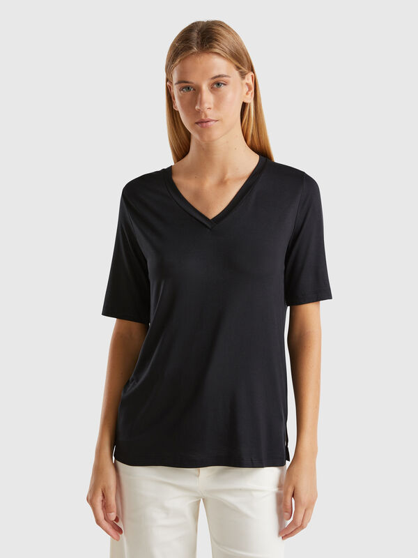 Camiseta con cuello de pico en viscosa elástica Mujer