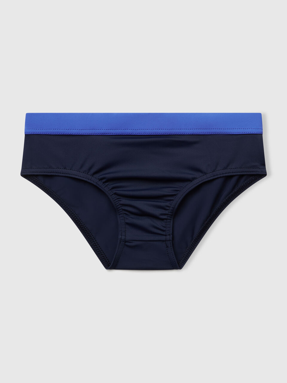 SWIMMING BRIEFS Niño image number 1