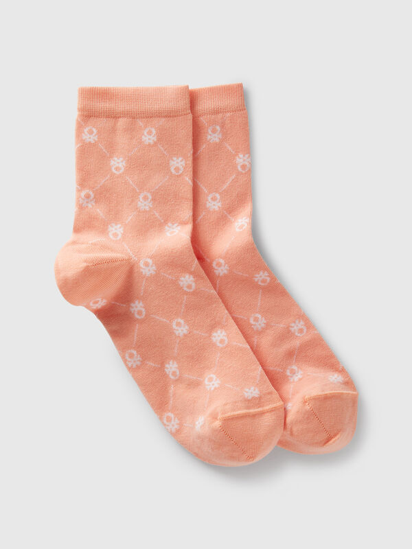 Calcetines rosas con logos
