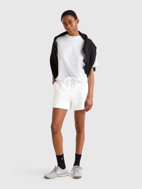 Pantalón corto con elástico con logo Mujer