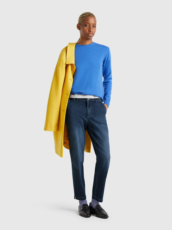 Chinos slim fit en denim Mujer