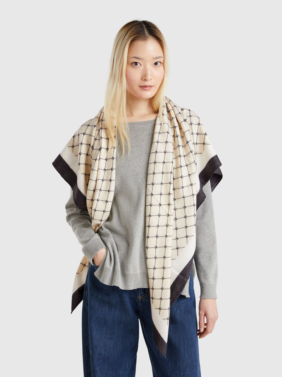 SQUARE SCARF Mujer image number 2