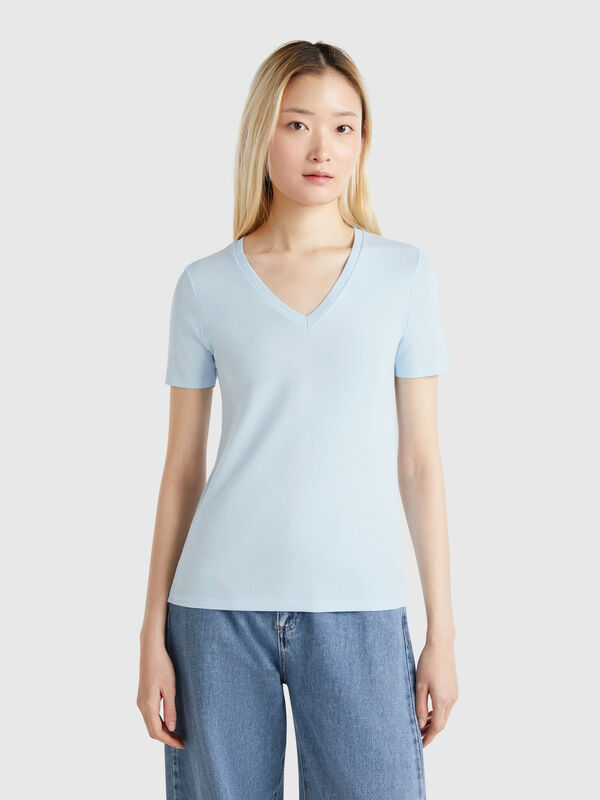 Camiseta celeste de algodón puro con escote de pico Mujer