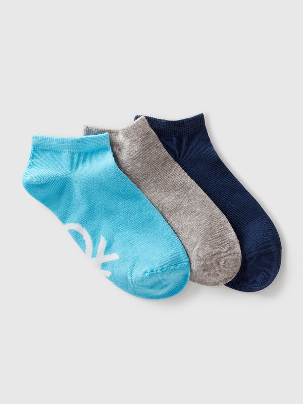 Tres pares de calcetines con logo. Niño
