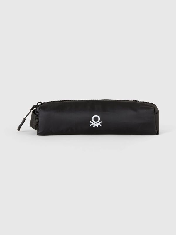 Estuche con logotipo